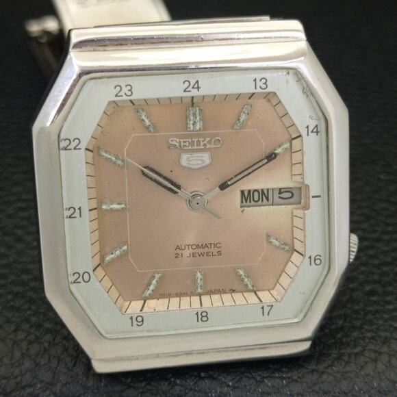 Vintage 1982 Seiko Square Automatic Mens Silver Watch W/daydate & Patina accents - Picture 4 of 10